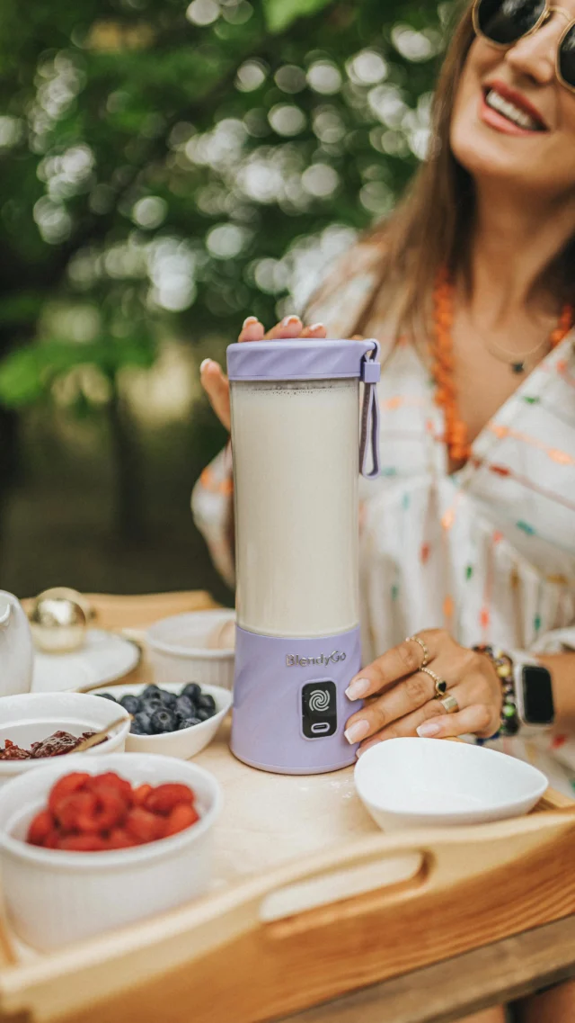 Picnic with the fresh pancakes? Yes, please! Blending up a dreamy brunch with our BlendyGo 3…