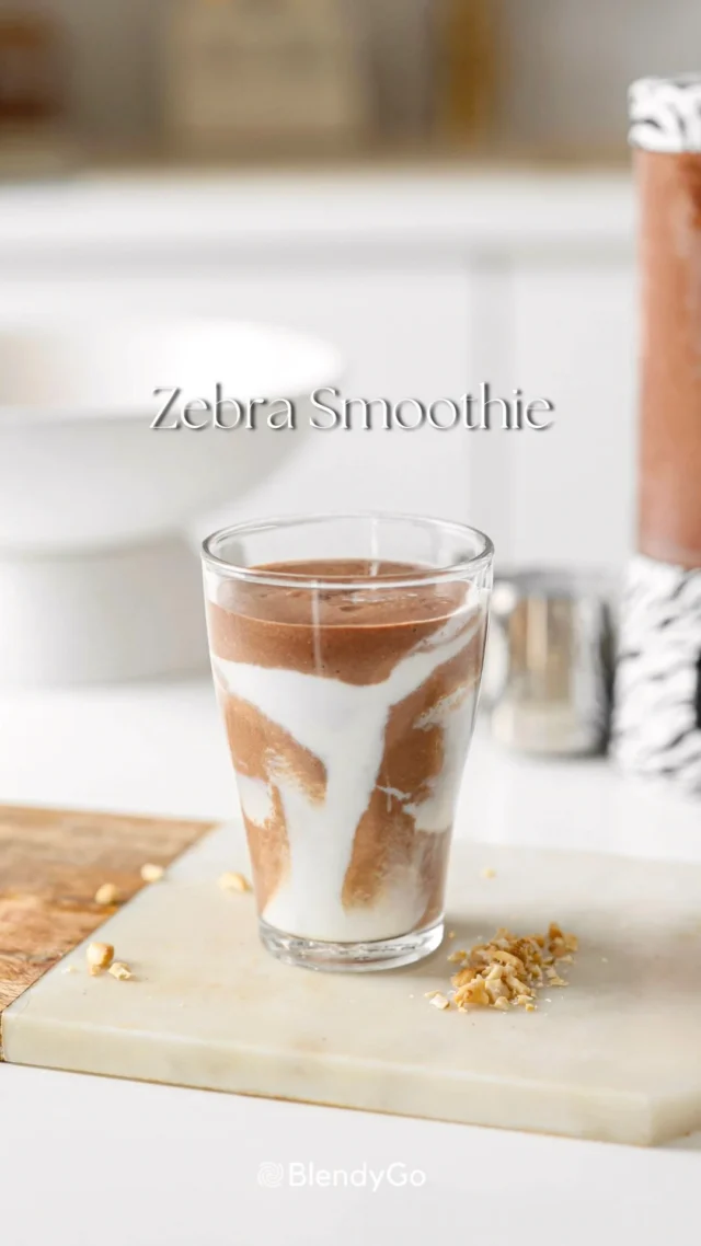 Zebra Smoothie in Zebra BlendyGo? Let’s do it 🦓 INGREDIENTS👇 • 1/3 banana, • 1/3 avocado,…